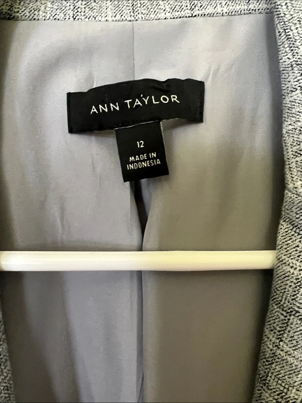 Ann Taylor Gray Plaid Notch-Lapel Blazer - Picture 2 of 5